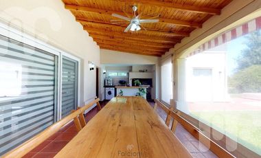 VENTA CASA DE 3 DORMITORIOS EN MIRALAGOS