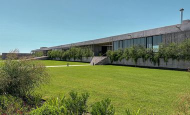 Terreno de 800m² con orientación Sur y amenities