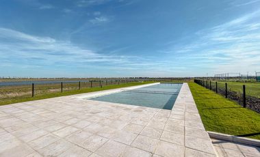 Terreno de 800m² con orientación Sur y amenities