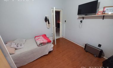 Venta de casa para dos familias con terraza en Wilde