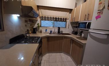 Venta de casa para dos familias con terraza en Wilde