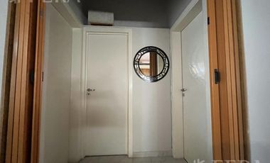 Venta de casa para dos familias con terraza en Wilde