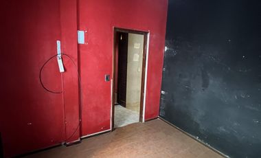 CASA EN VENTA 4 AMBIENTES Y GARAGE SAN CRISTOBAL OPORTUNIDAD