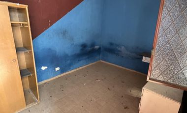 CASA EN VENTA 4 AMBIENTES Y GARAGE SAN CRISTOBAL OPORTUNIDAD
