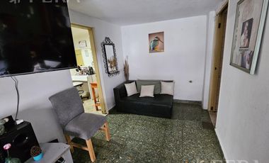 Venta de casa 4 ambientes con cochera y quincho en  Wilde
