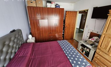 Venta de casa 4 ambientes con cochera y quincho en  Wilde