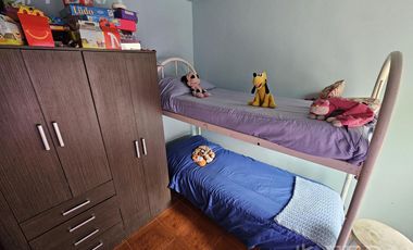 Venta de casa 4 ambientes con cochera y quincho en  Wilde