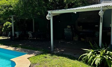 Casa en venta - 3 Dormitorios 2 Baños - 600Mts2 - Burzaco