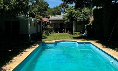 Casa en venta - 3 Dormitorios 2 Baños - 600Mts2 - Burzaco