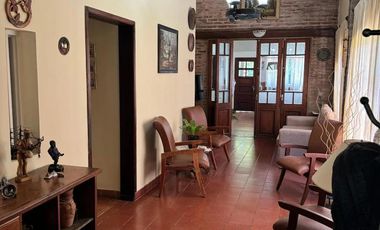 Casa en venta - 3 Dormitorios 2 Baños - 600Mts2 - Burzaco