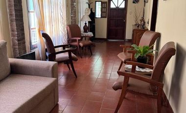 Casa en venta - 3 Dormitorios 2 Baños - 600Mts2 - Burzaco