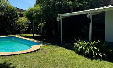 Casa en venta - 3 Dormitorios 2 Baños - 600Mts2 - Burzaco