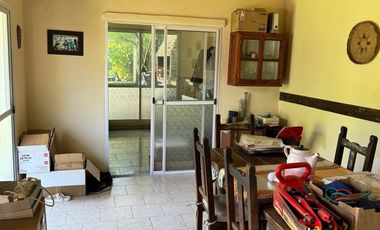 Casa en venta - 3 Dormitorios 2 Baños - 600Mts2 - Burzaco