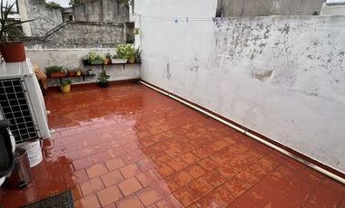 PH en venta en Lanús