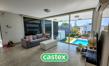 Moderna casa en venta en Terravista, General Rodriguez