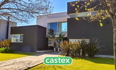 Moderna casa en venta en Terravista, General Rodriguez