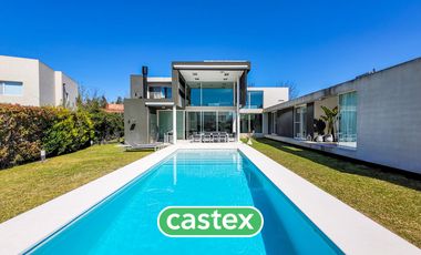 Moderna casa en venta en Terravista, General Rodriguez