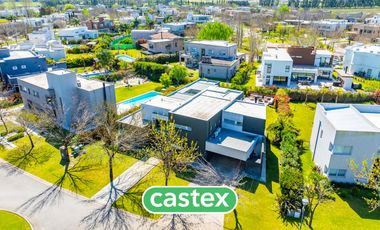 Moderna casa en venta en Terravista, General Rodriguez