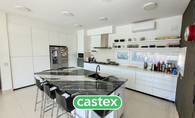 Moderna casa en venta en Terravista, General Rodriguez