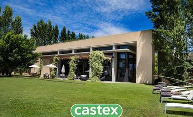 Moderna casa en venta en Terravista, General Rodriguez