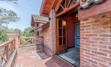 Casa en venta - 6 Dormitorios 4 Baños - Cochera - 1.978Mts2 - Canning
