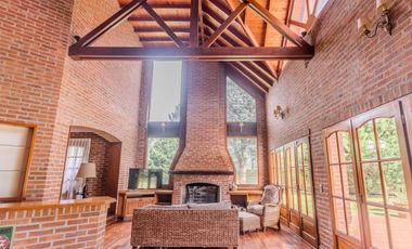 Casa en venta - 6 Dormitorios 4 Baños - Cochera - 1.978Mts2 - Canning