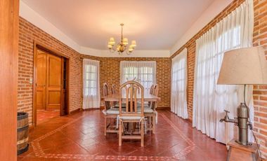 Casa en venta - 6 Dormitorios 4 Baños - Cochera - 1.978Mts2 - Canning