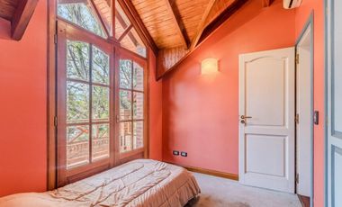Casa en venta - 6 Dormitorios 4 Baños - Cochera - 1.978Mts2 - Canning