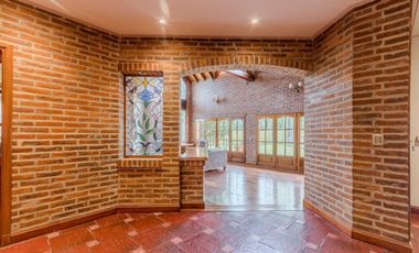 Casa en venta - 6 Dormitorios 4 Baños - Cochera - 1.978Mts2 - Canning