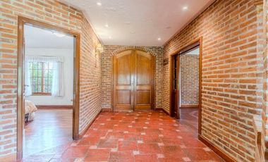 Casa en venta - 6 Dormitorios 4 Baños - Cochera - 1.978Mts2 - Canning