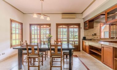 Casa en venta - 6 Dormitorios 4 Baños - Cochera - 1.978Mts2 - Canning