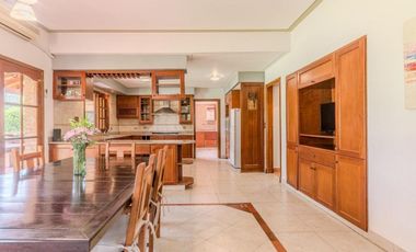 Casa en venta - 6 Dormitorios 4 Baños - Cochera - 1.978Mts2 - Canning