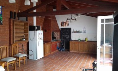 Casa en venta - 3 Dormitorios 3 Baños - Cochera - 600Mts2 - Wilde