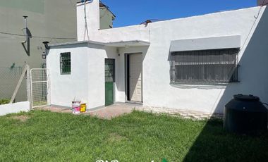Alquiler PH al Frente 3 Ambientes con Patio - Paso Del Rey Norte