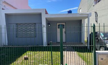 Alquiler PH al Frente 3 Ambientes con Patio - Paso Del Rey Norte
