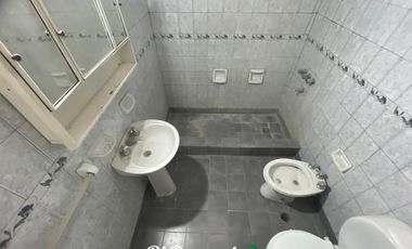 Alquiler PH al Frente 3 Ambientes con Patio - Paso Del Rey Norte