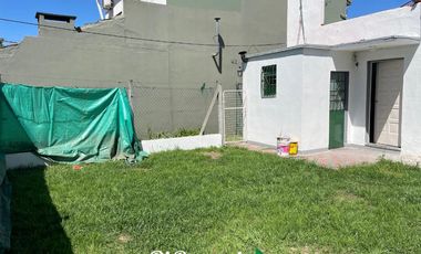 Alquiler PH al Frente 3 Ambientes con Patio - Paso Del Rey Norte