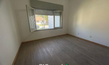 Alquiler PH al Frente 3 Ambientes con Patio - Paso Del Rey Norte