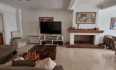 Casa en venta - 4 Dormitorios 3 Baños - Cochera - 400Mts2 - Ituzaingó