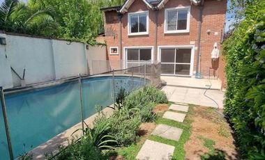 Casa en venta - 4 Dormitorios 3 Baños - Cochera - 400Mts2 - Ituzaingó