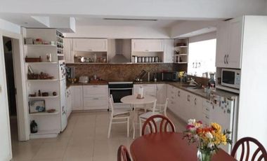 Casa en venta - 4 Dormitorios 3 Baños - Cochera - 400Mts2 - Ituzaingó