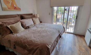 Casa en venta - 4 Dormitorios 3 Baños - Cochera - 400Mts2 - Ituzaingó