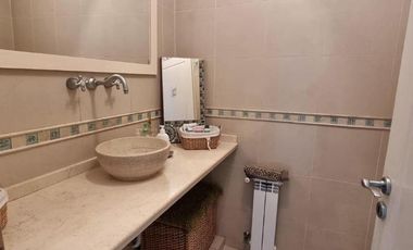 Casa en venta - 4 Dormitorios 3 Baños - Cochera - 400Mts2 - Ituzaingó