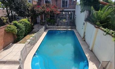 Casa en venta - 4 Dormitorios 3 Baños - Cochera - 400Mts2 - Ituzaingó