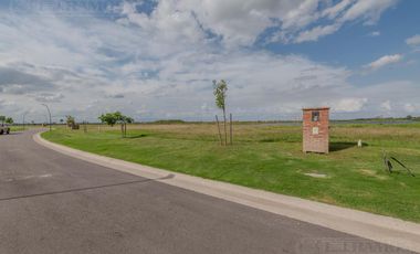 EXCELENTE LOTE AL LAGO CENTRAL EN VENTA EN LOS PUENTES - NORDELTA