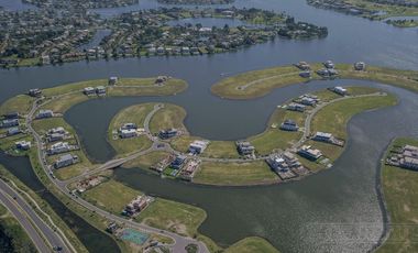 EXCELENTE LOTE AL LAGO CENTRAL EN VENTA EN LOS PUENTES - NORDELTA