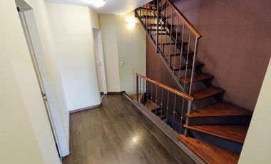 Duplex tipo casa con cochera