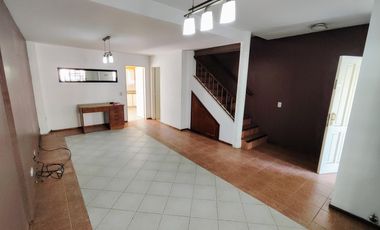 Duplex tipo casa con cochera