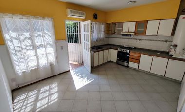 Duplex tipo casa con cochera