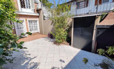 Duplex tipo casa con cochera